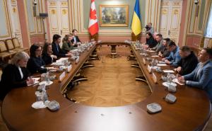 Foto: FB / Володимир Зеленський  / Justin Trudeau sa delegacijom na sastanku sa Volodimirom Zelenskim